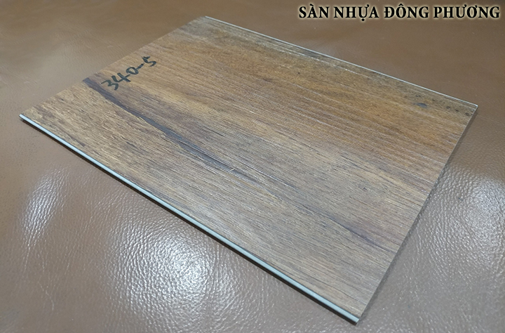 Sàn nhựa vân gỗ, sàn nhựa hèm khóa giá rẻ, chất lượng tại Hà Nội 3